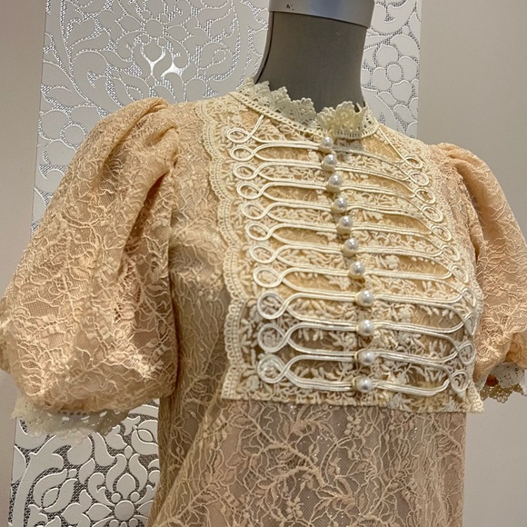 Vintage | Pearl & Embroidery Detailed Chest Cream Lace Blouse - Picture 2 of 13